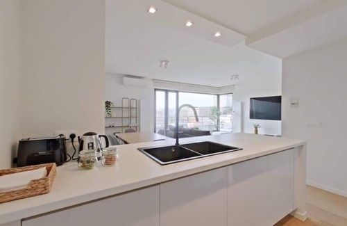 Northern Quarter Apartment | Stylish 2BR Apartment with Balcony