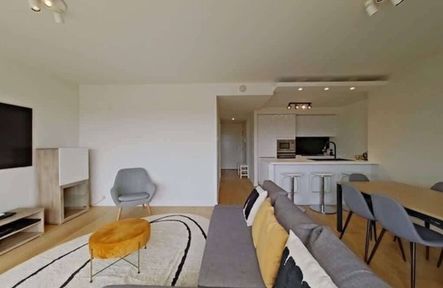 Northern Quarter Apartment | Stylish 2BR Apartment with Balcony