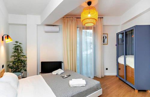 Sololaki Apartment | Stylish 2BR apt w huge terrace in Old Tbilisi