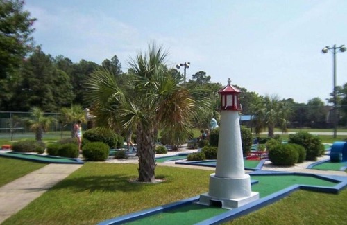 New Bern Condo | Stylish 2BR Condo with Balcony