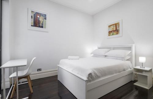South Melbourne House | Stylish 2BR House Walk to Parks & Cafès