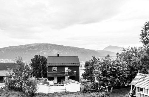 Tromso Apartment | Stylish 2BR Stay in the Heart of Tromso