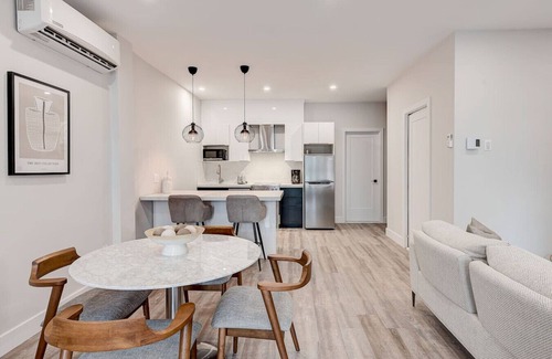 La Petite-Patrie Apartment | Stylish 2BR - with rooftop terrace Plaza St-Hubert