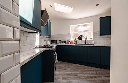 Jesmond House | Stylish 3 Bed House close to City Centre