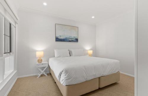 Glenelg South House | Stylish 3-Bed House Close to Attractions