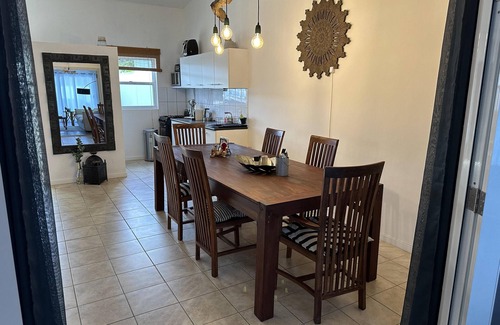 Willemstad House | Stylish 3-bed House in Brakkeput Meimei