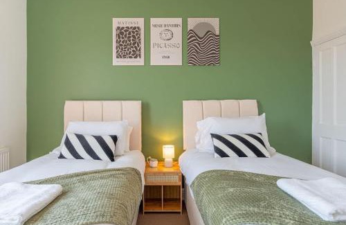 Coventry House | Stylish 3-Bed House near NEC HS2 and BHX Airport