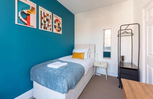 Coventry House | Stylish 3-Bed House near NEC HS2 and BHX Airport