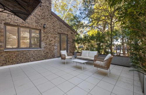 Newport Apartment | Stylish 3-Bed Newport Stay with Balcony