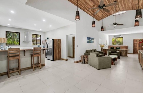 Potrero House | Stylish 3-Bedroom Tropical Escape with Pool & Outdoor Living, 1 Block from Playa