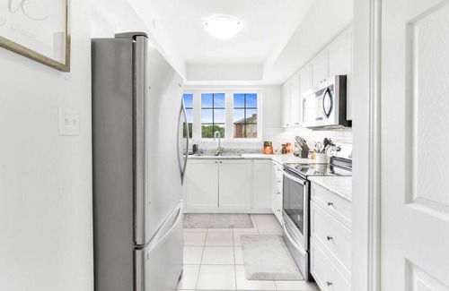 Durham Region House | Stylish 3 BR Townhouse in Oshawa