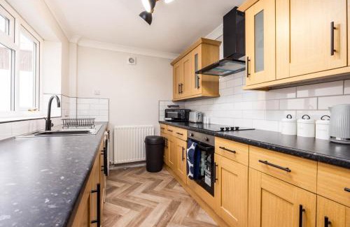 North Bitchburn House | Stylish 3BR Home near Hospital and Auckland Castle