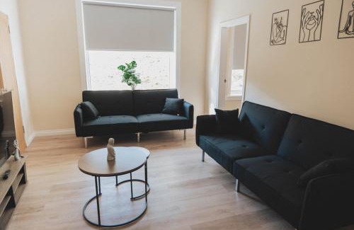 King's Park Apartment | Stylish 3BR Home near Hampden No 264 with Free Parking