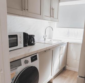 King's Park Apartment | Stylish 3BR Home near Hampden No 264 with Free Parking