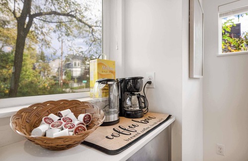 Yesler Terrace House | Stylish 3BR Home Near Swedish Hospital & Downtown
