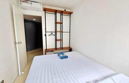 Karet Apartment | Stylish 3BR Rasuna Apt with Pool, Gym,Wi-Fi, Netflix