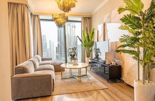 Downtown Dubai Apartment | Stylish 3BR with Balcony Burj Khalifa & Fountain Views Near Dubai Mall