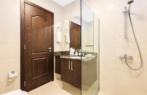 Discovery Gardens Apartment | Stylish 4BR Family Villa Easy Access to Dubai Marina & Expo City