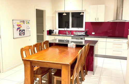 Glen Waverley House | Stylish 4BR Home in the Heart of Glen Waverley