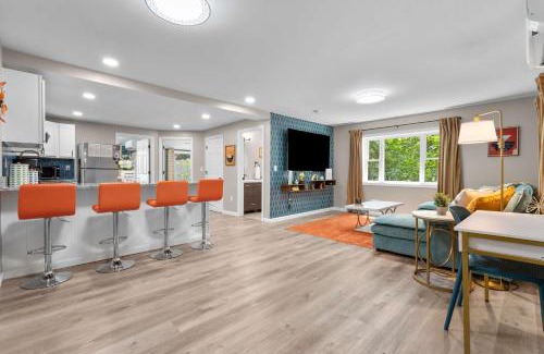 Westside Norwich House | Stylish, 5 Queen Beds, 21mi To Mohegan