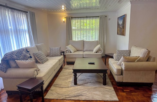 Athi River House | Stylish 5BR Bungalow with Private Pool near JKIA – Greenpark, Athi River
