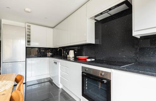 Whitechapel House | Stylish 5BR Home in the Heart of Spitalfields Walk to Brick Lane & Shoreditch