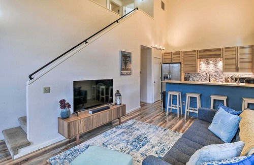 South Addition Apartment | Stylish Anchorage Townhome ~ 1 Mi to Downtown