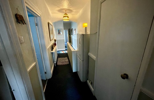 Southend-on-Sea Apartment | Stylish and artistic flat in Southend on Sea