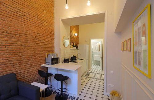 Vera Apartment | Stylish and Cozy 1BR Apt Vera Tbilisi - by Wehost