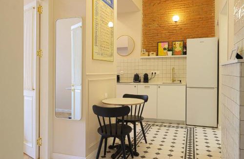 Vera Apartment | Stylish and Cozy 1BR Apt Vera Tbilisi - by Wehost