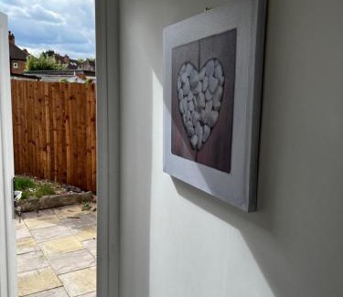 Stonnall Apartment | Stylish and homey 3 bedroom house with free parking & Wi-Fi
