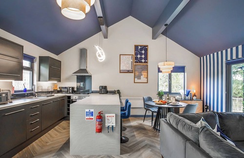 Selby Ski Chalet | Stylish and luxurious open plan lodge.