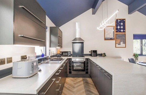 Selby Ski Chalet | Stylish and luxurious open plan lodge.