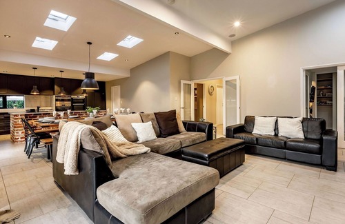 Dunsborough House | STYLISH AND SOPHISTICATED TWO STOREY RETREAT WITH SPARKLING POOL