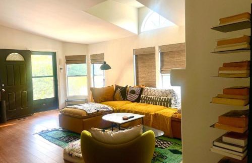 Val Verde House | Stylish and tranquil Castaic home on half acre