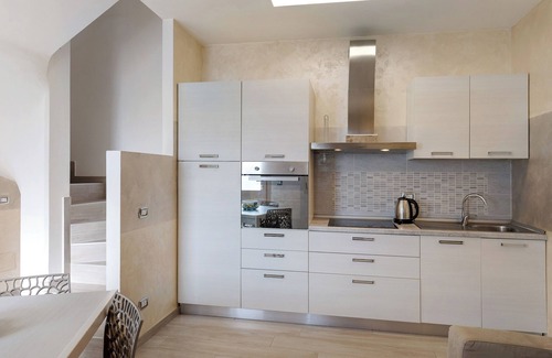 Lonato del Garda Apartment | Stylish apartment with terrace "Lm House - Bilocale Orchidea"