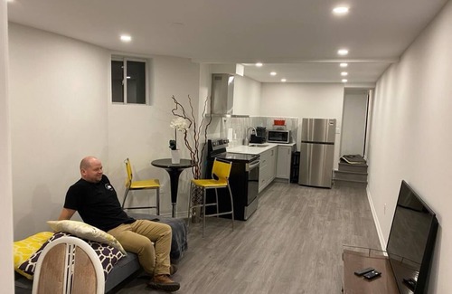 Roncesvalles Village Apartment | Stylish Apartment fully furnish