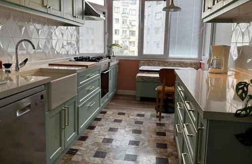 Erenkoy Apartment | Stylish apartment in center