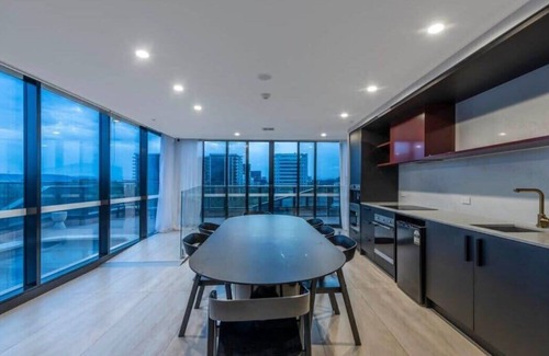 Reid Apartment | Stylish Apartment in Canberra CBD