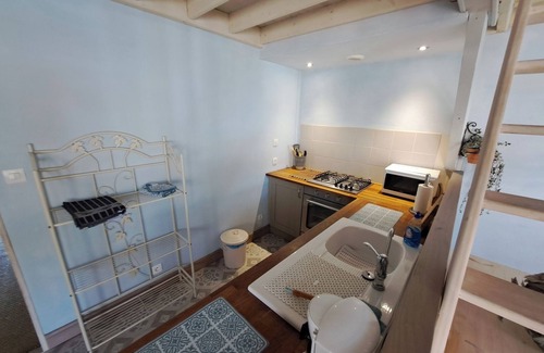 Lanvallay Apartment | Stylish apartment in unique position with stunning river views