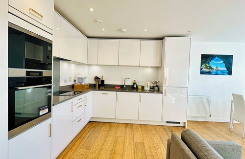 Limehouse Apartment | stylish apartment in zone 2