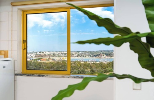 Praia da Rocha Apartment | Stylish Apartment with a view and beach
