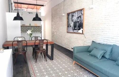 La Font de la Guatlla Apartment | Stylish Apartment with Terrace for Couple or Family