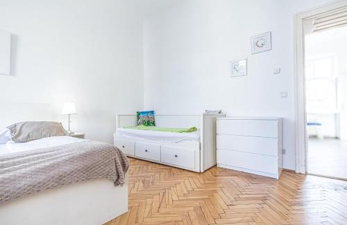 Wieden Apartment | Stylish Apt for Longstays Margareten, Up to 5P