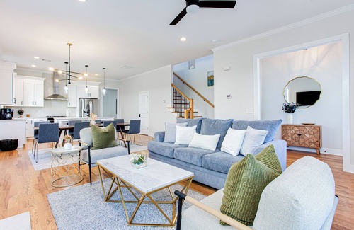Edgewood House | Stylish Atlanta Retreat Close to Inman & Midtown
