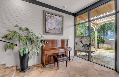 Riverside House | Stylish Austin Escape | Pool | Yard | Sleeps 20