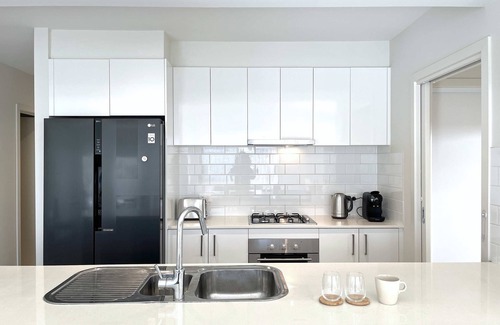 Berwick House | Stylish Berwick Home with WiFi, Smart TV, Garage