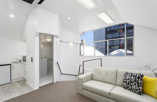 Adelaide Central Business District House | Stylish City Home for Large Group Getaways
