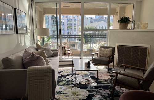 Gastown Apartment | Stylish, comfy, executive suite in Downtown Vancouver