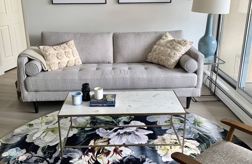 Gastown Apartment | Stylish, comfy, executive suite in Downtown Vancouver